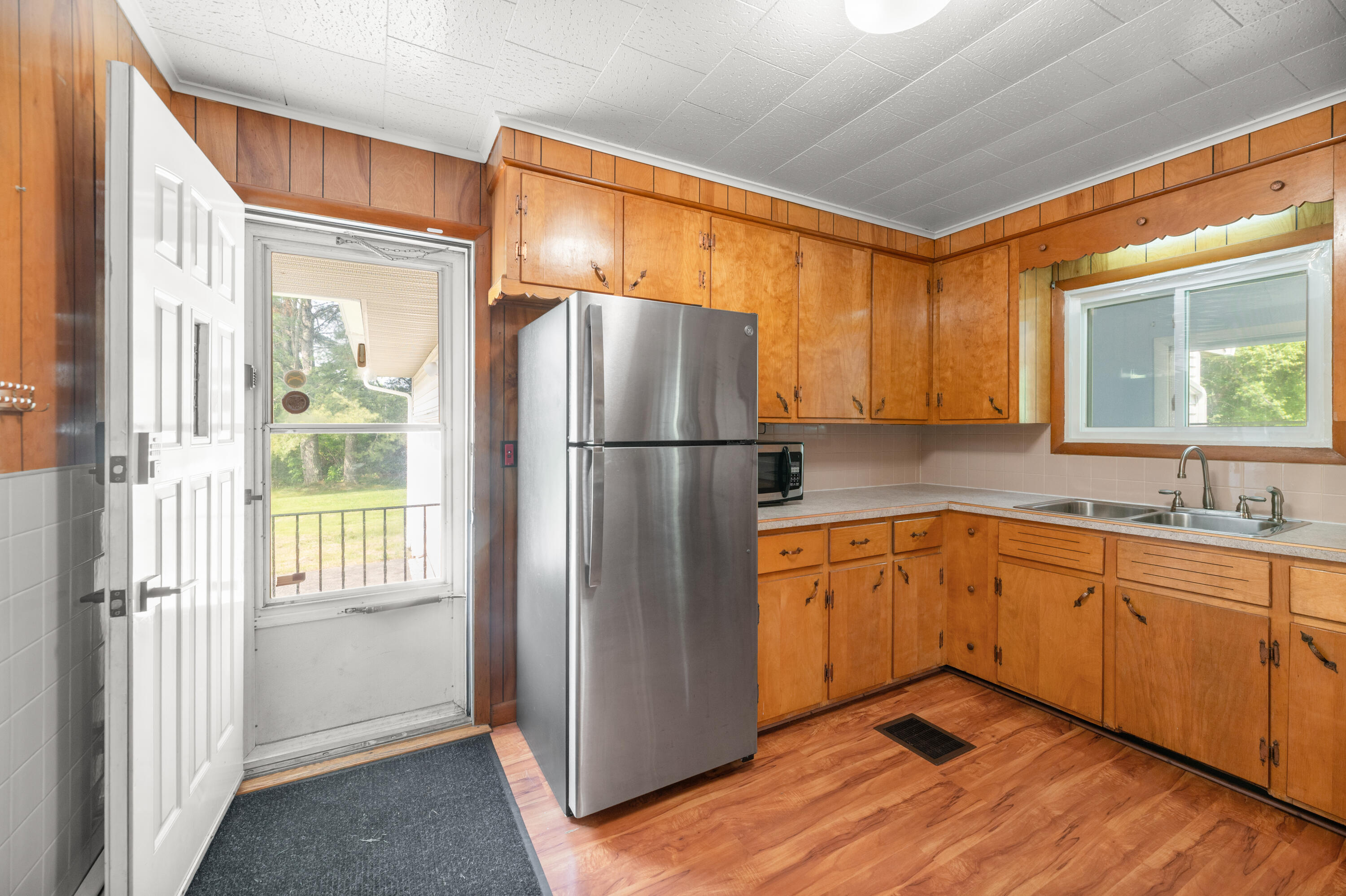 28 North Main Street Burnham, ME 04922 - Photo 4 of 39 Kitchen