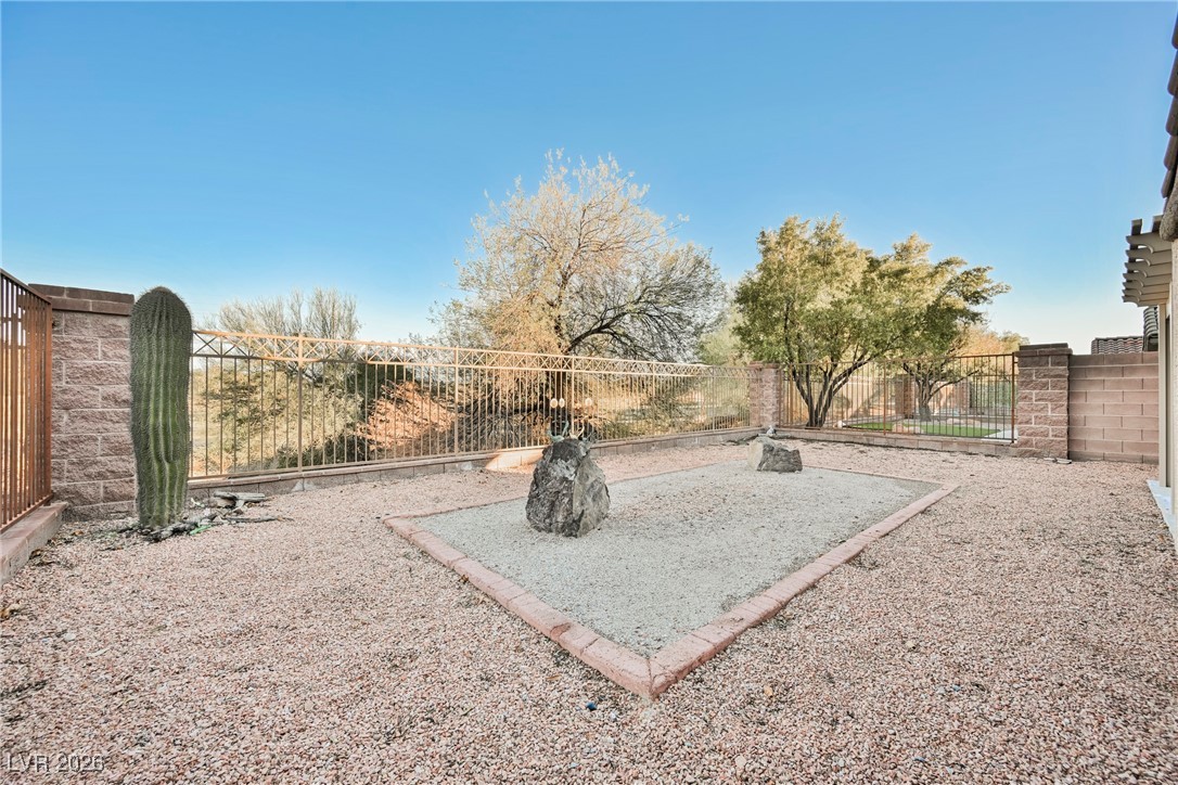 3490 Old Course Street Las Vegas, NV 89122 - Photo 29 of 37