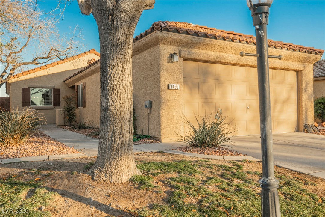 3490 Old Course Street Las Vegas, NV 89122 - Photo 4 of 37