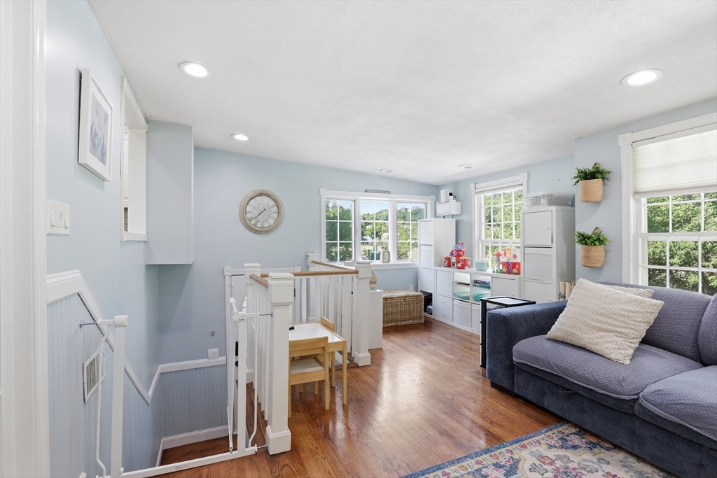 60 R Jasper Street Saugus, MA 01906 - Photo 13 of 33