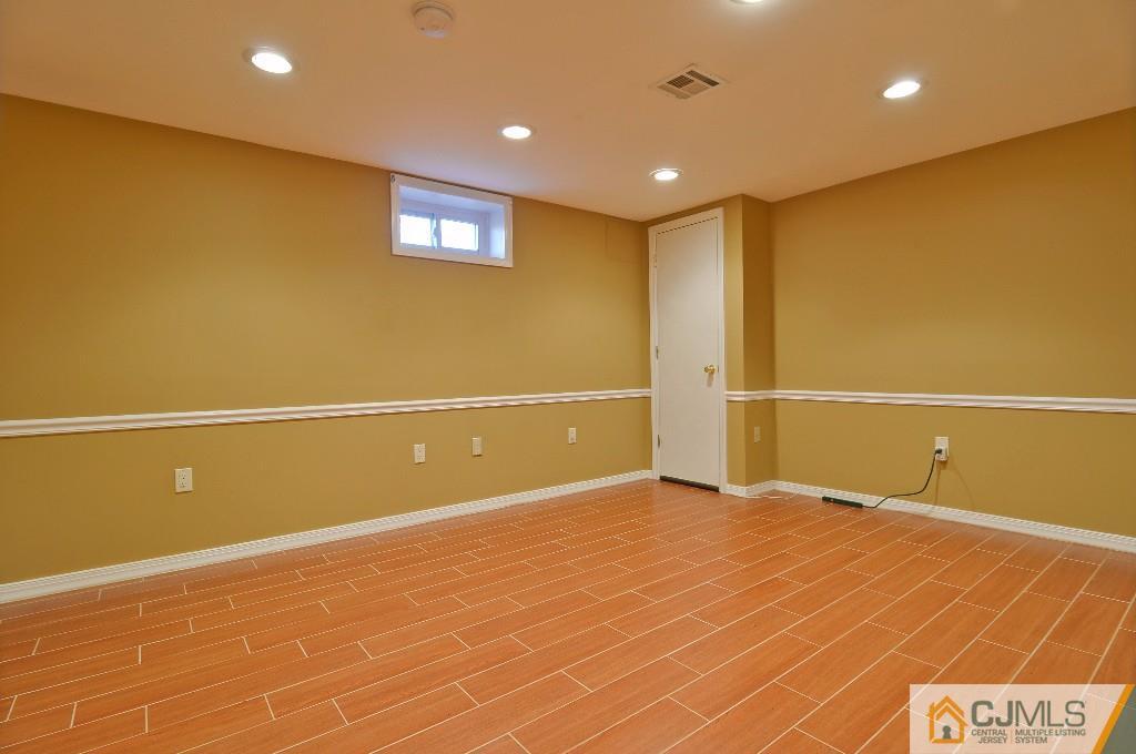 401 Green Grove Road Tinton Falls, NJ 07712 - Photo 17 of 23 Gallery Image 17
