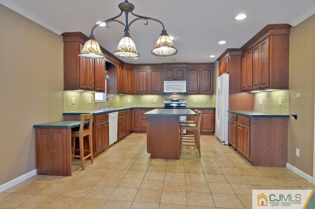 401 Green Grove Road Tinton Falls, NJ 07712 - Photo 6 of 23 Gallery Image 6
