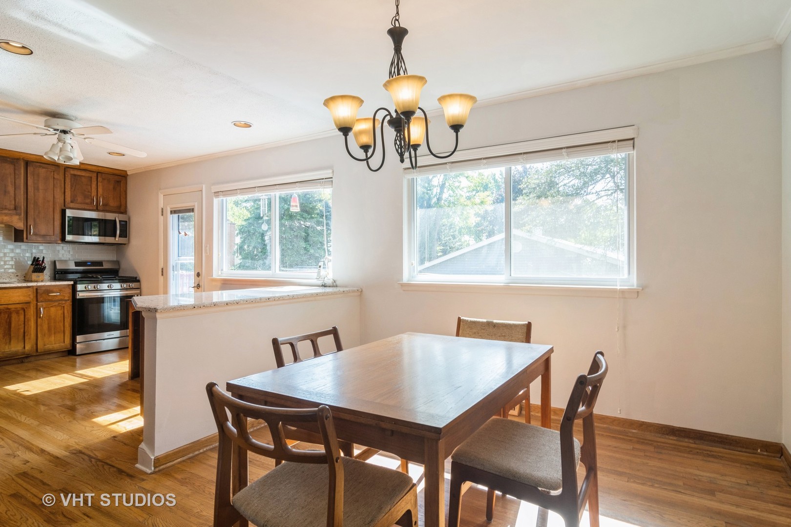 951 East Baldwin Road Palatine, IL 60074 - Photo 11 of 32 Gallery Image 11