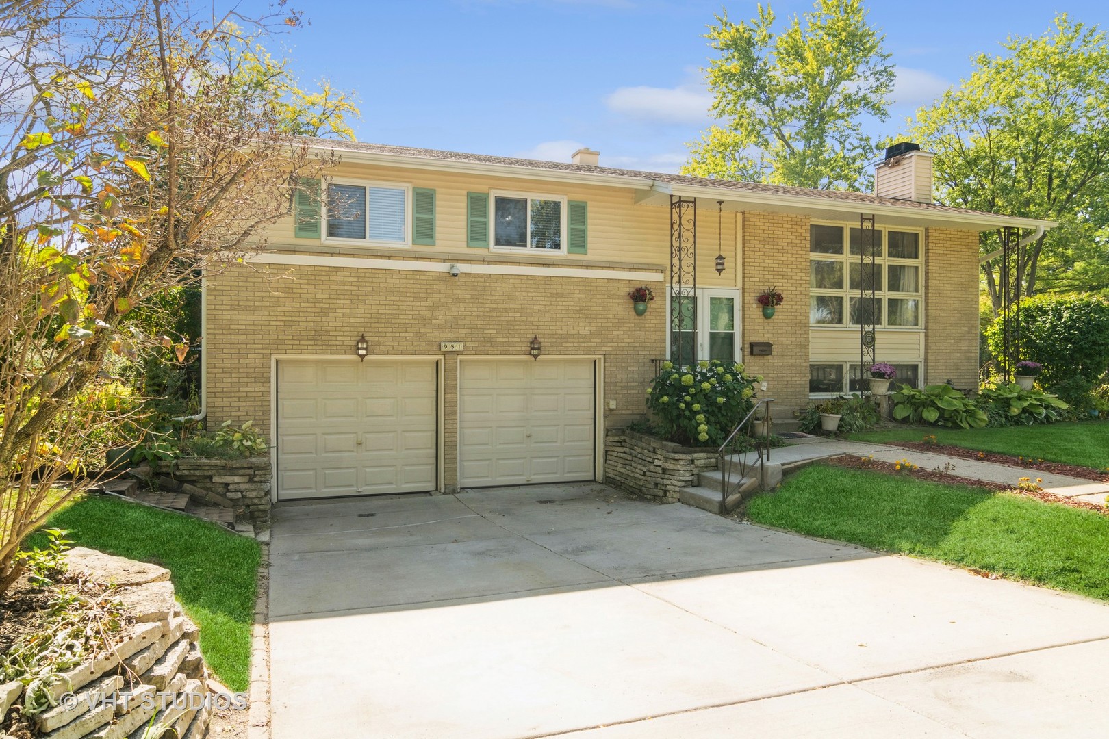 951 East Baldwin Road Palatine, IL 60074 - Photo 2 of 32 Gallery Image 2