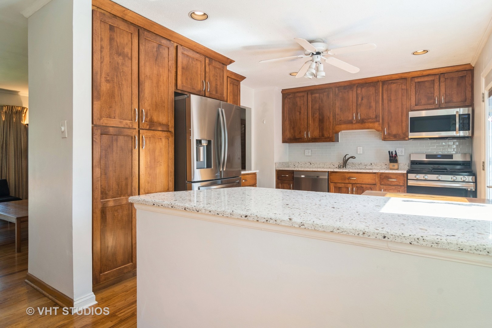 951 East Baldwin Road Palatine, IL 60074 - Photo 8 of 32 Gallery Image 8