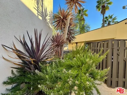 $7,500 | 6441 Bryn Mawr Drive, Los Angeles, CA 90068