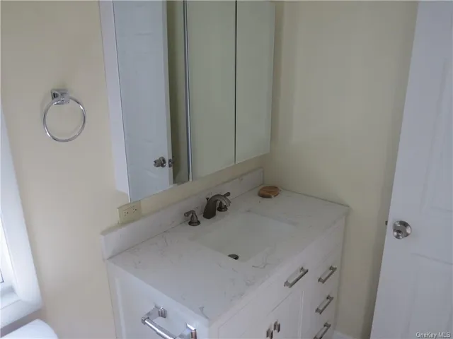 $199,900 | 723 Beekman Road, Hopewell Junction, NY 12533