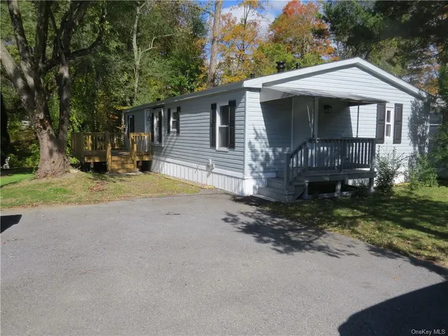 $199,900 | 723 Beekman Road, Hopewell Junction, NY 12533
