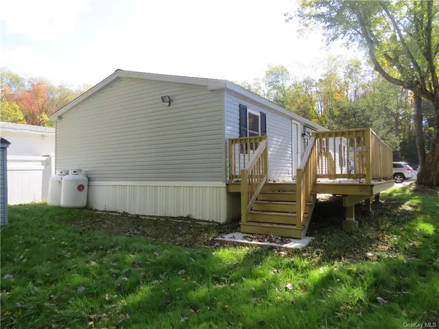 $199,900 | 723 Beekman Road, Hopewell Junction, NY 12533