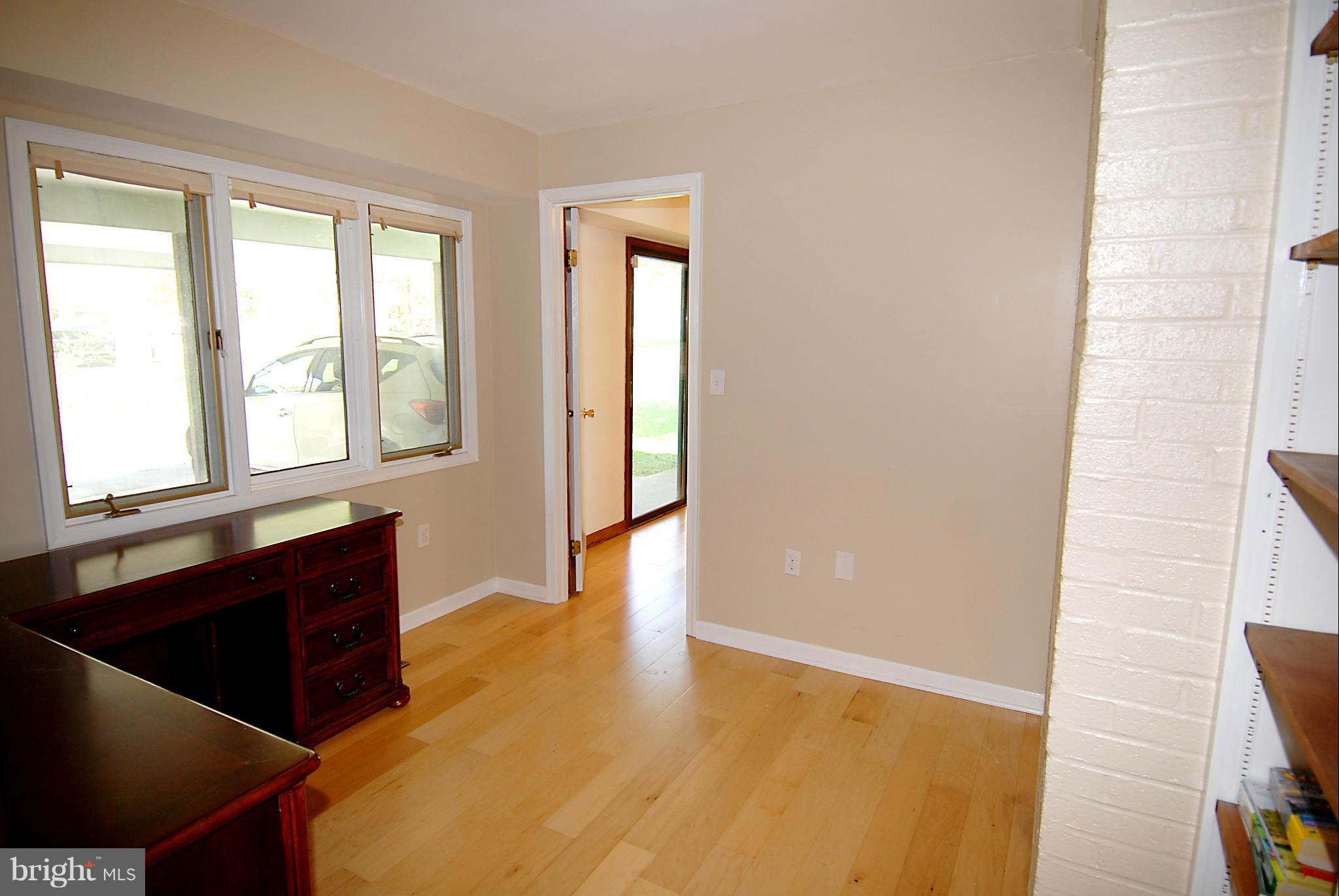 3909 Laurel Road Alexandria, VA 22309 - Photo 11 of 26 Den