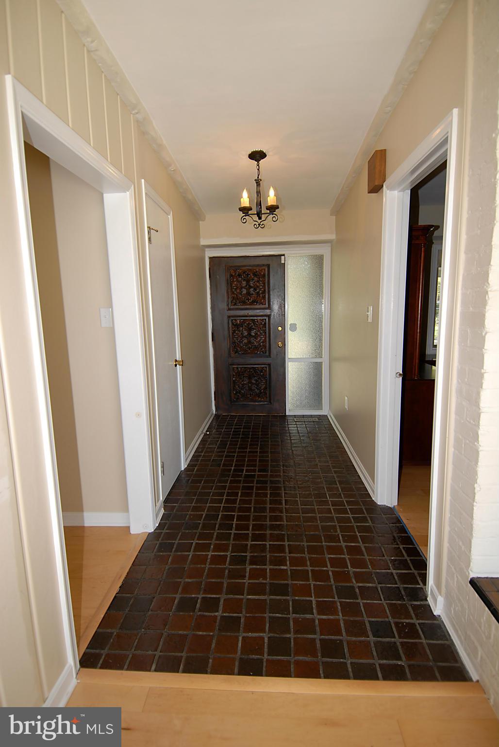 3909 Laurel Road Alexandria, VA 22309 - Photo 3 of 26 Foyer