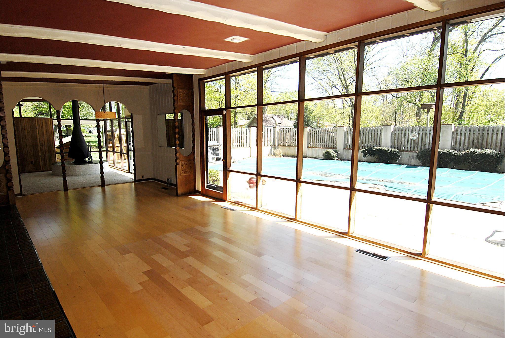 3909 Laurel Road Alexandria, VA 22309 - Photo 5 of 26 Living Room