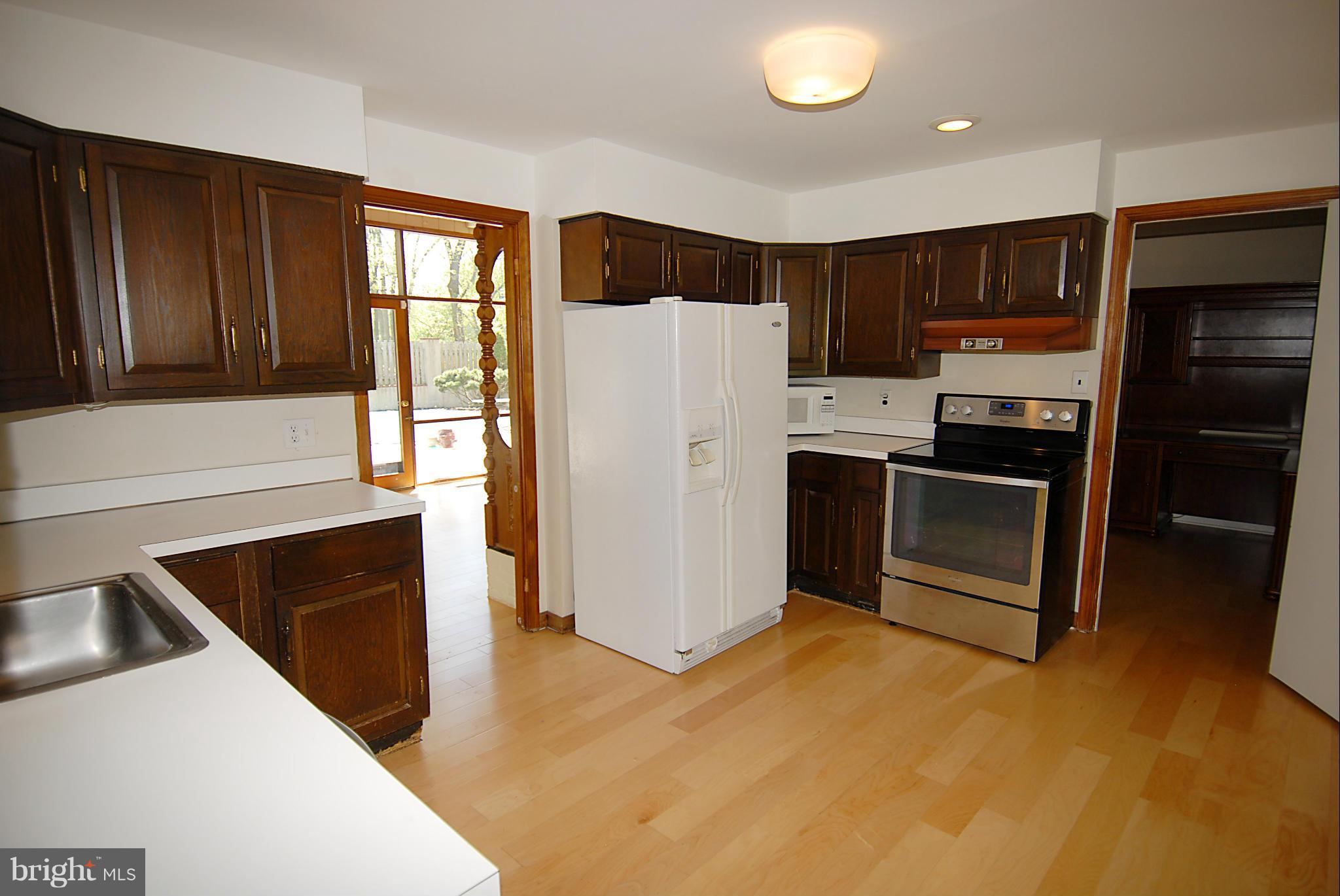 3909 Laurel Road Alexandria, VA 22309 - Photo 7 of 26 Kitchen