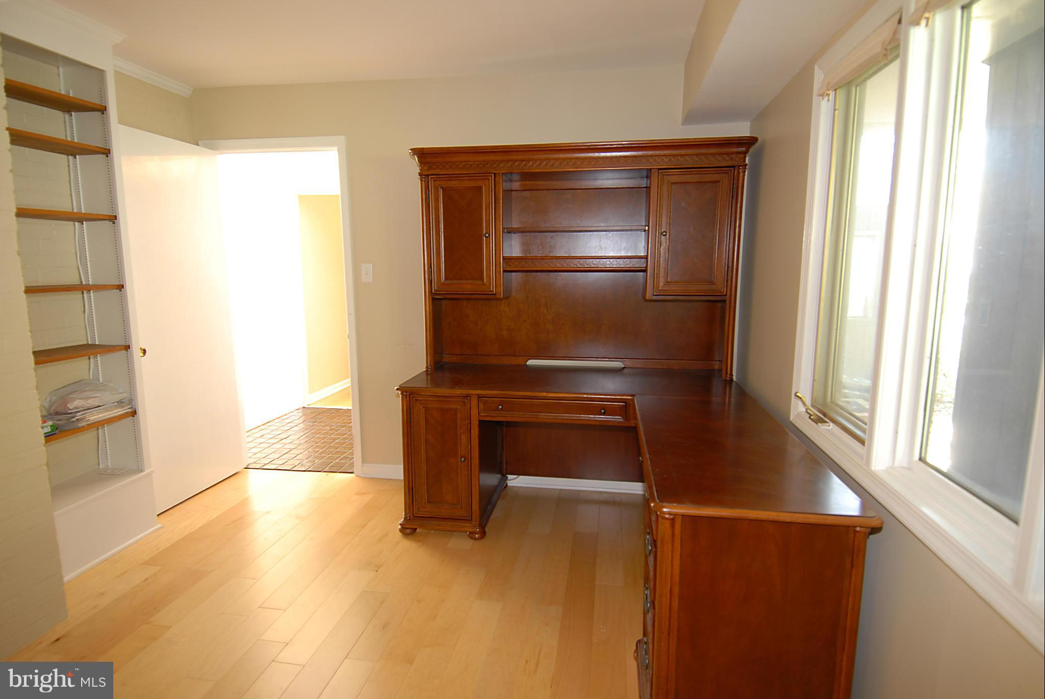 3909 Laurel Road Alexandria, VA 22309 - Photo 10 of 26 Den