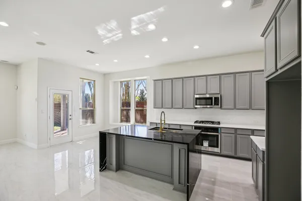 $3,400 | 1123 Penny Worth Drive, Sugar Land, TX 77479