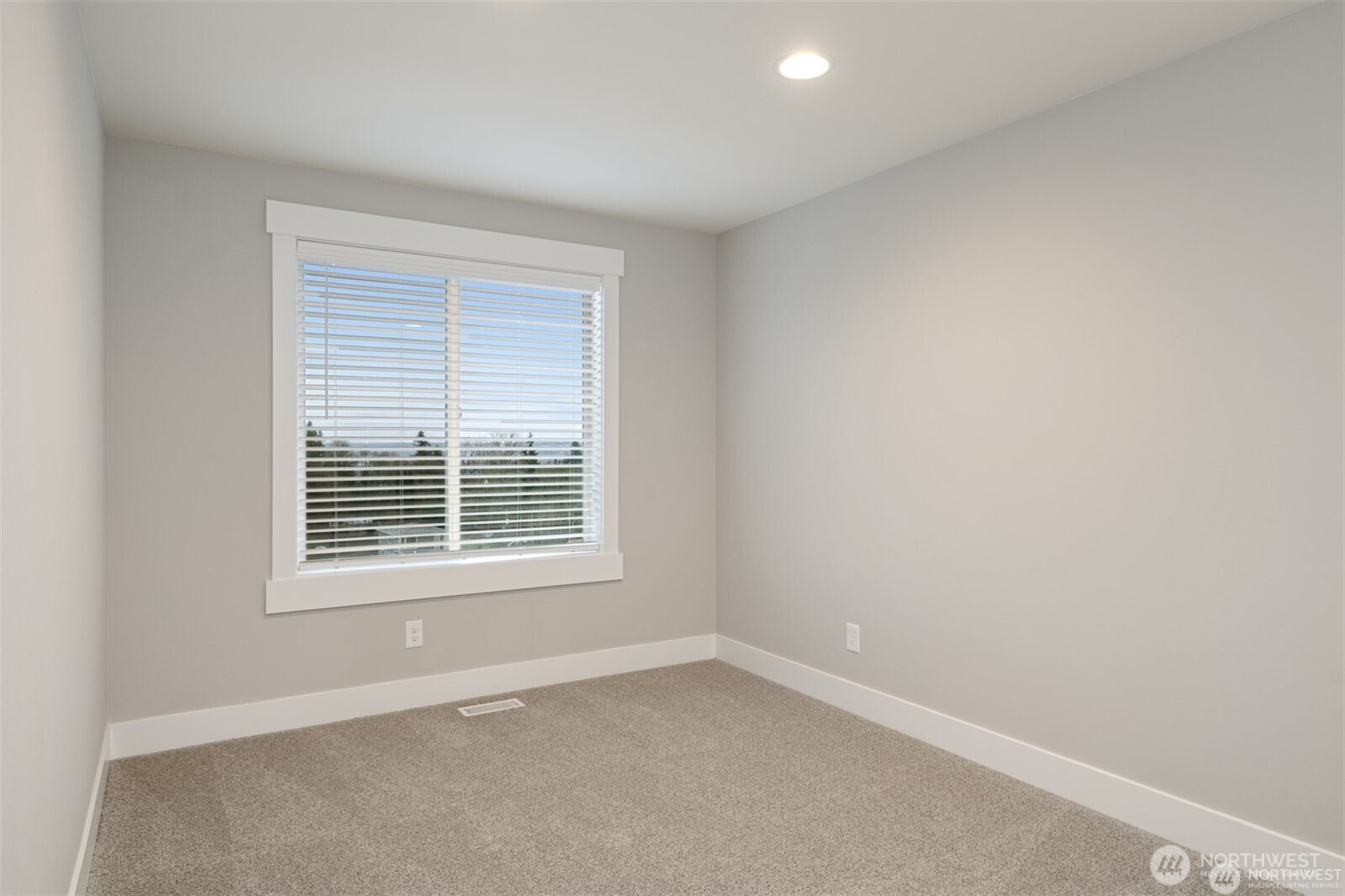 13025 75th Place South Seattle, WA 98178 - Photo 13 of 23