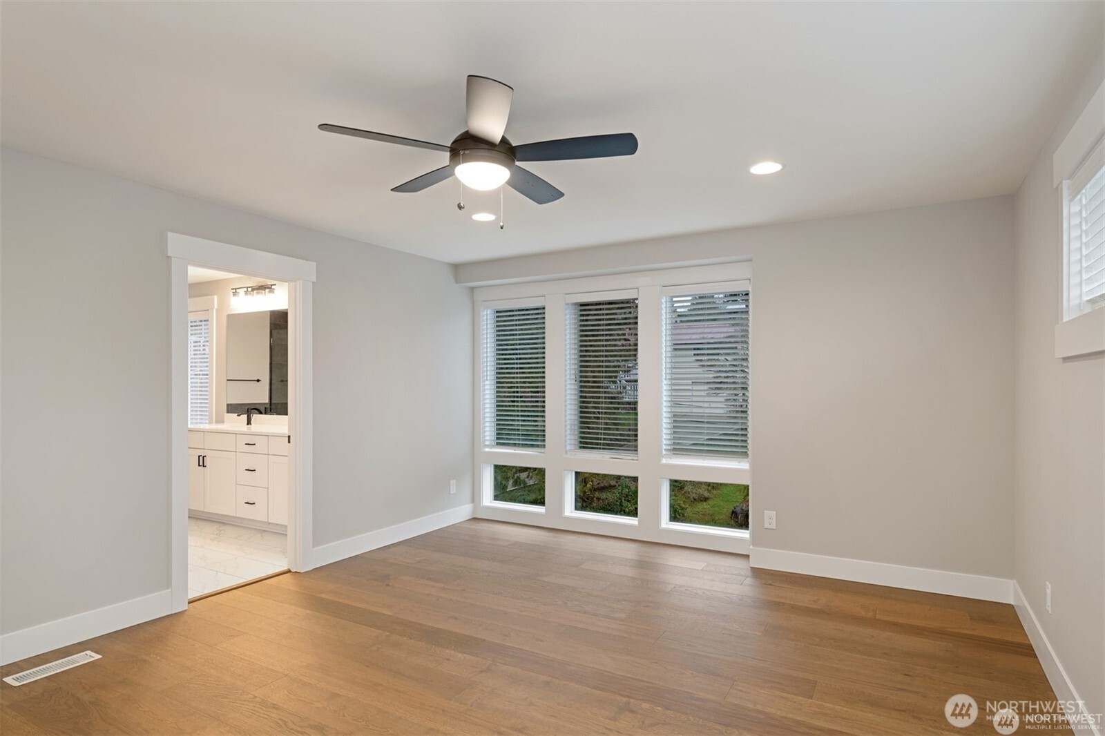 13025 75th Place South Seattle, WA 98178 - Photo 15 of 23