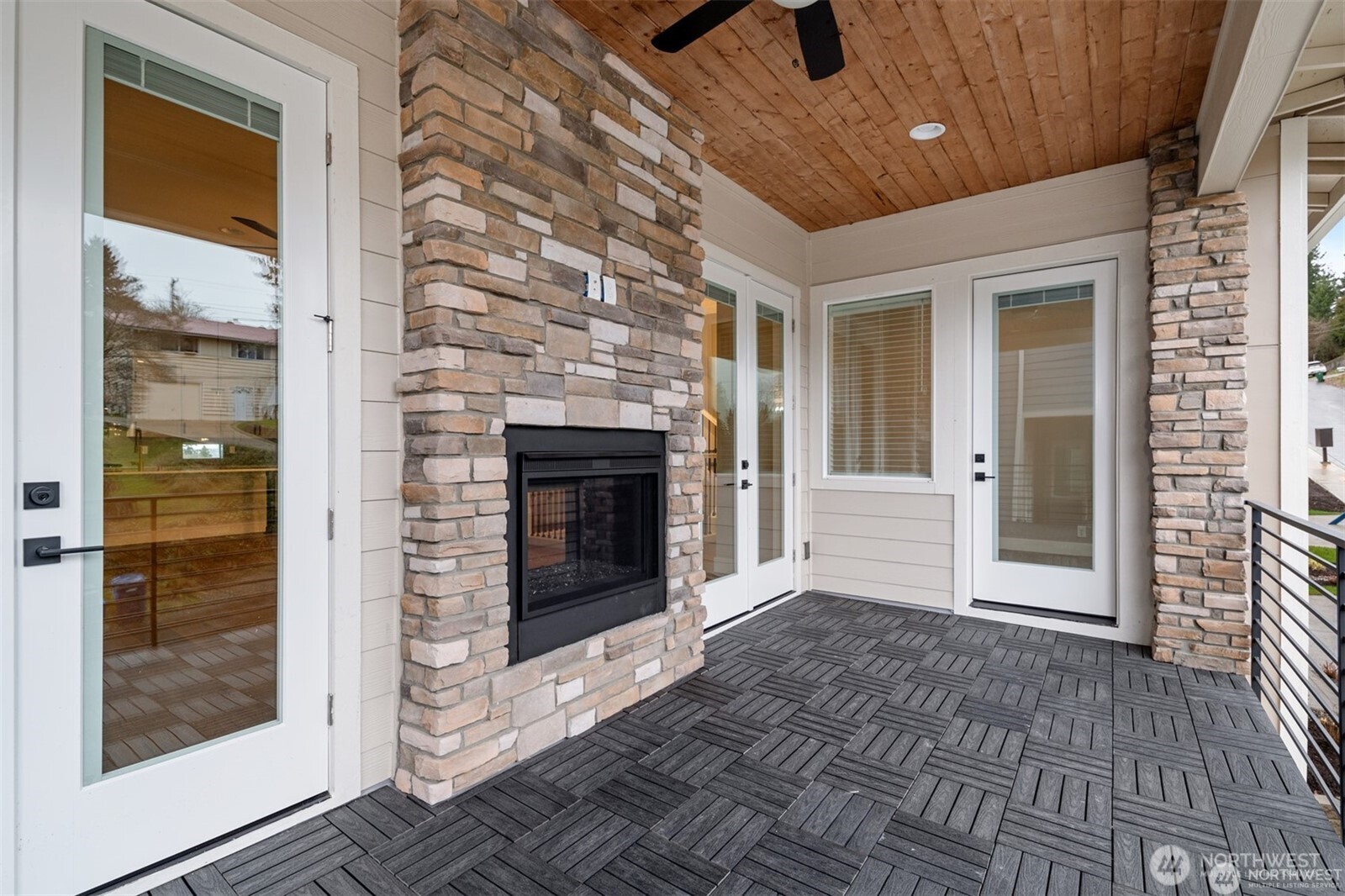 13025 75th Place South Seattle, WA 98178 - Photo 2 of 23