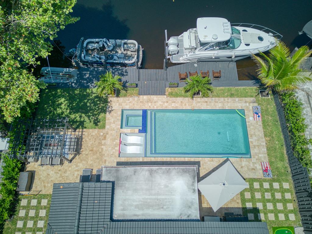 421 Southeast 14th Avenue Pompano Beach, FL 33060 - Photo 3 of 31 a view of entryway
