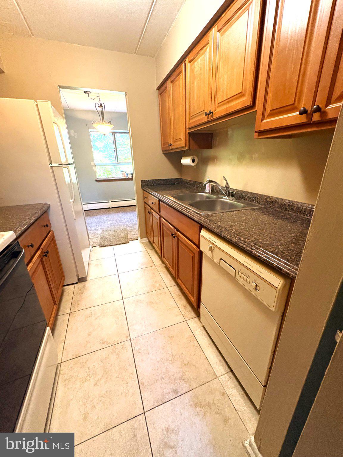 280 Bridgewater Road, Unit J11 Brookhaven, PA 19015 - Photo 8 of 21 Gallery Image 8