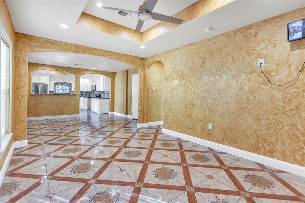 8115 Goldfield Drive Dallas, TX 75217 - Photo 10 of 16 a view of an entryway