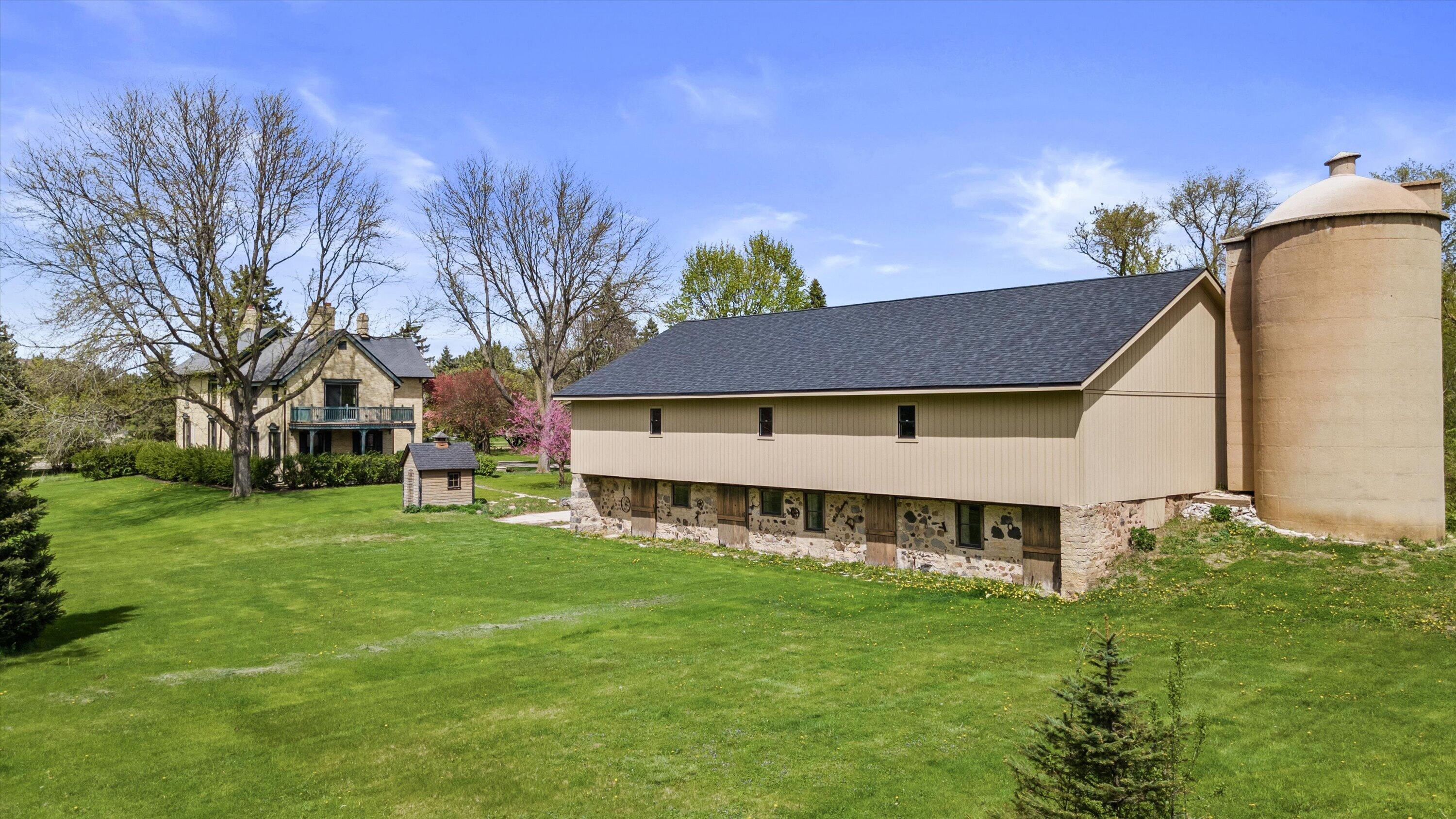 N72 W13449 Good Hope Road Menomonee Falls, WI 53051 - Photo 45 of 65 Barn