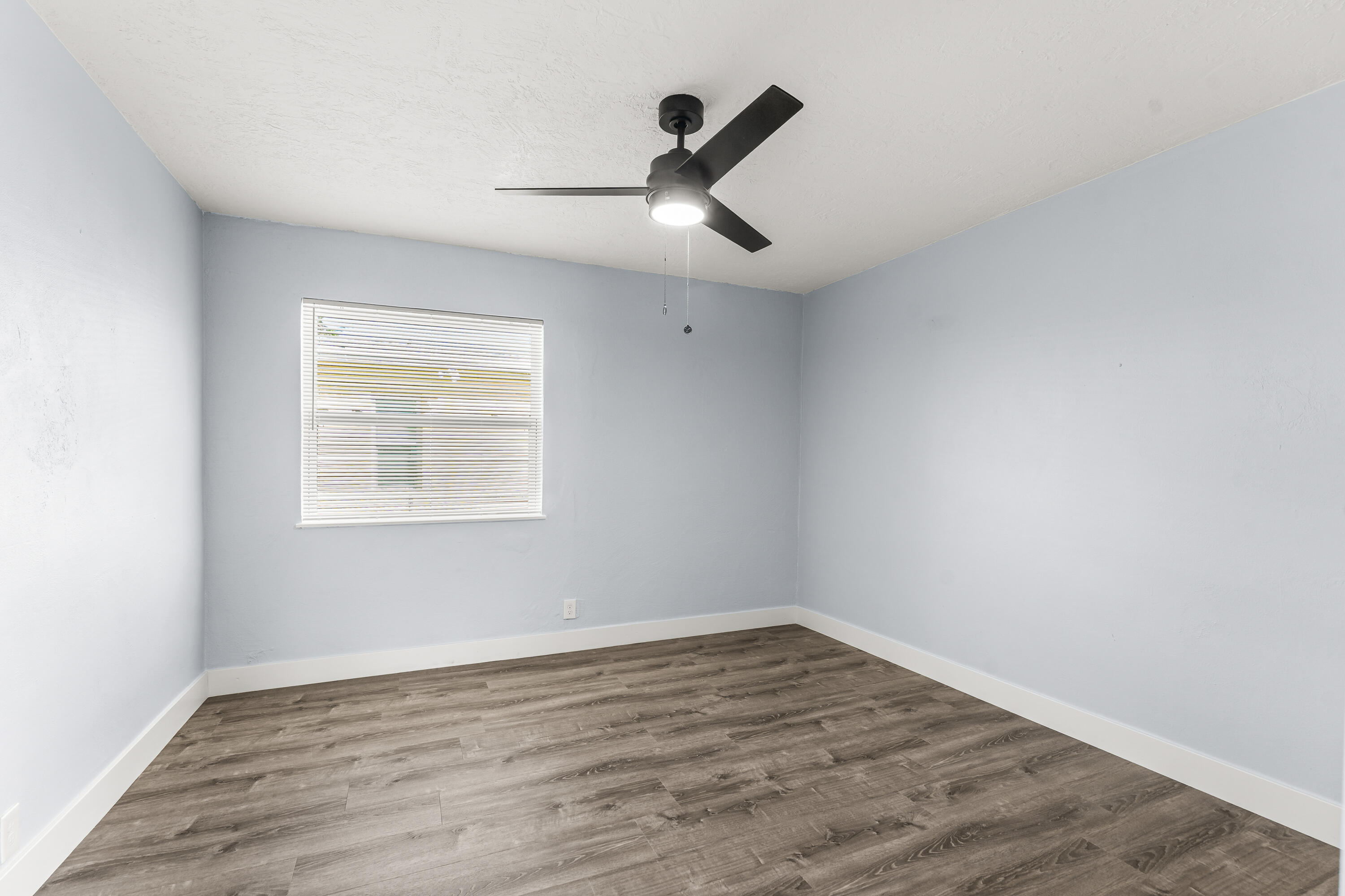 656 West 6th Street Riviera Beach, FL 33404 - Photo 15 of 35 024-656West6thStreet-RivieraBeach-FL-334