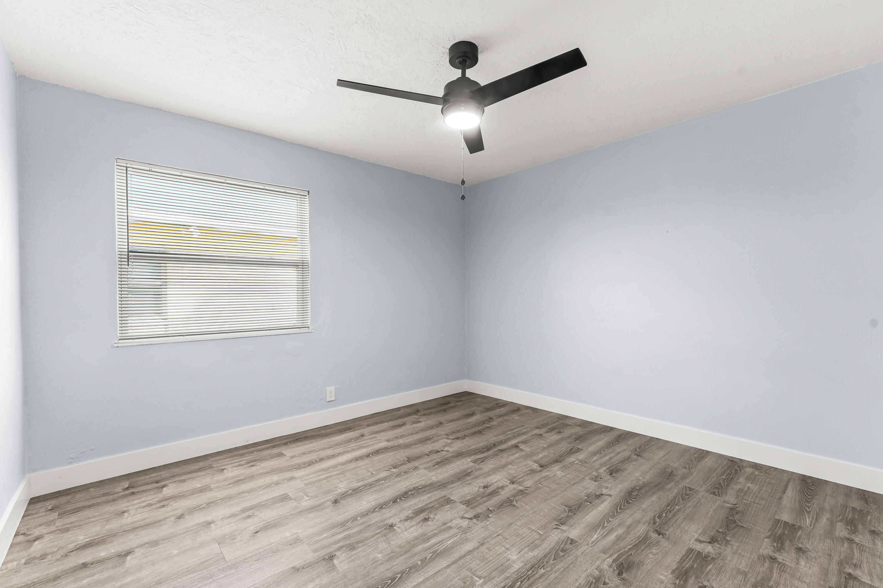 656 West 6th Street Riviera Beach, FL 33404 - Photo 19 of 35 019-656West6thStreet-RivieraBeach-FL-334