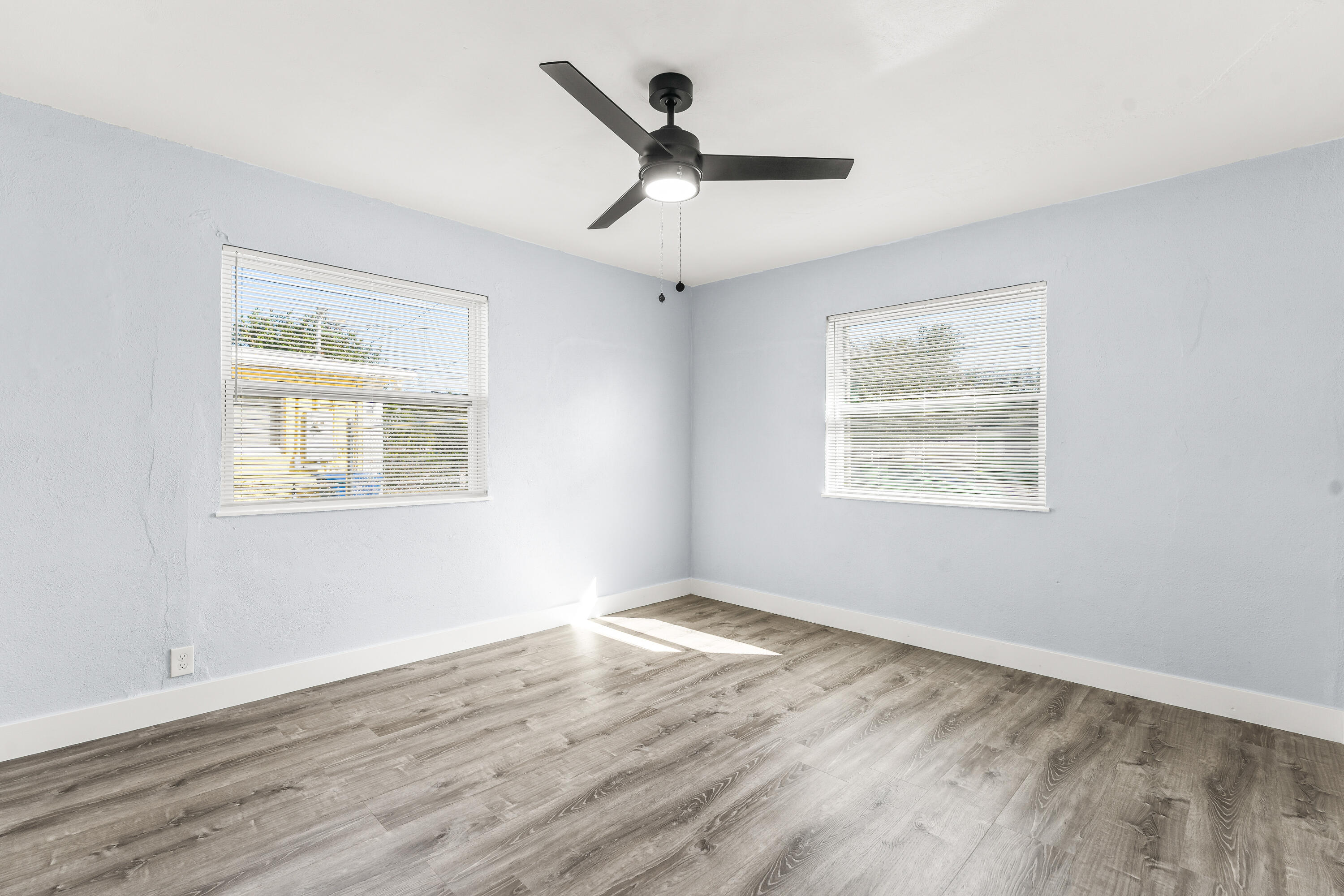 656 West 6th Street Riviera Beach, FL 33404 - Photo 24 of 35 015-656West6thStreet-RivieraBeach-FL-334