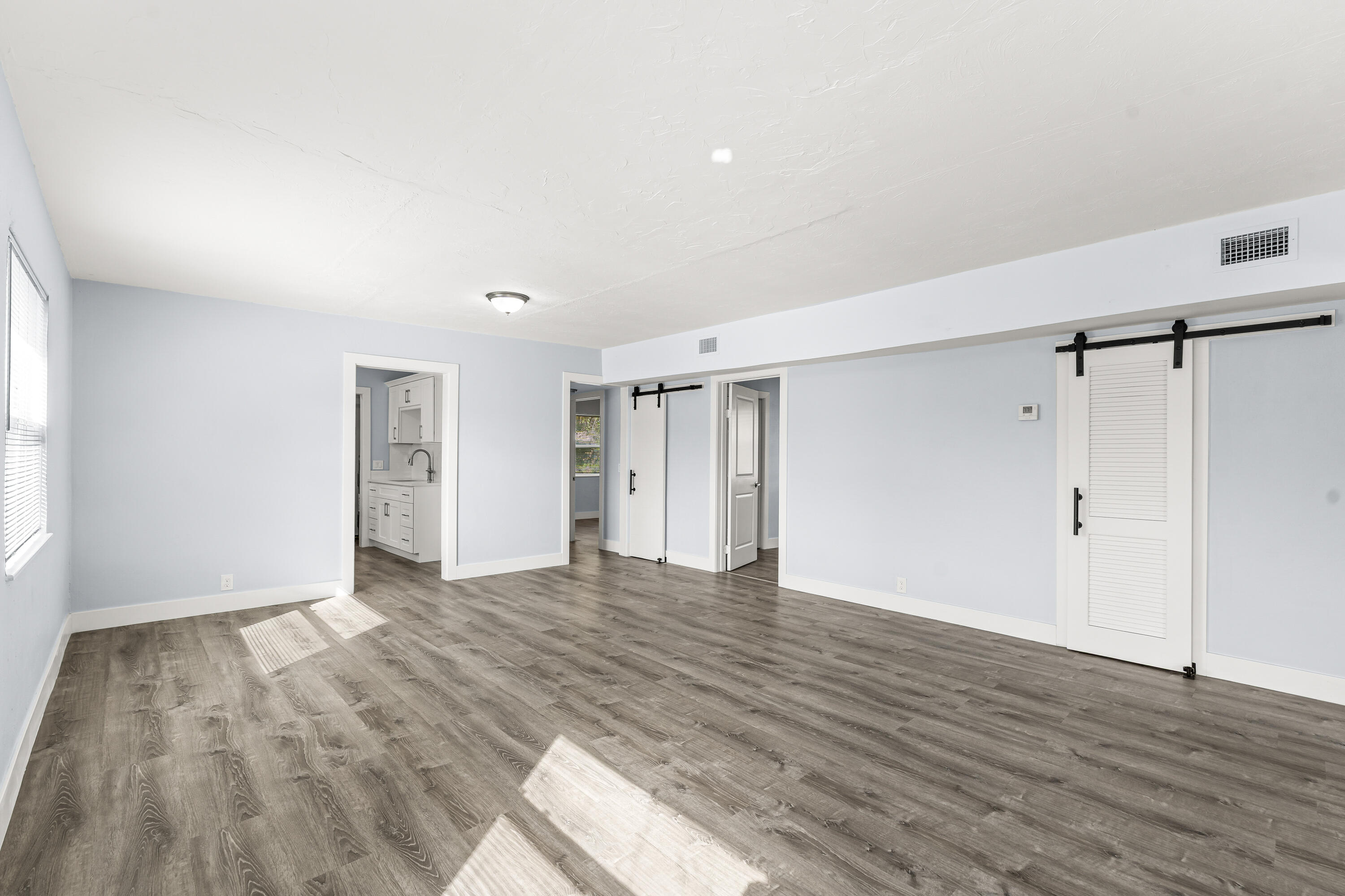 656 West 6th Street Riviera Beach, FL 33404 - Photo 9 of 35 006-656West6thStreet-RivieraBeach-FL-334