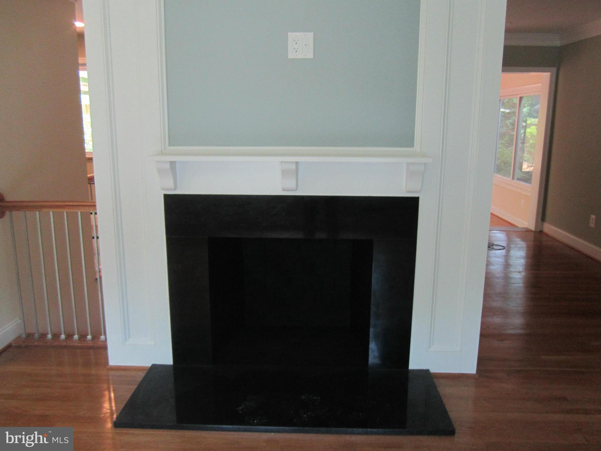 106 Devon Court Silver Spring, MD 20910 - Photo 3 of 24 Living Room