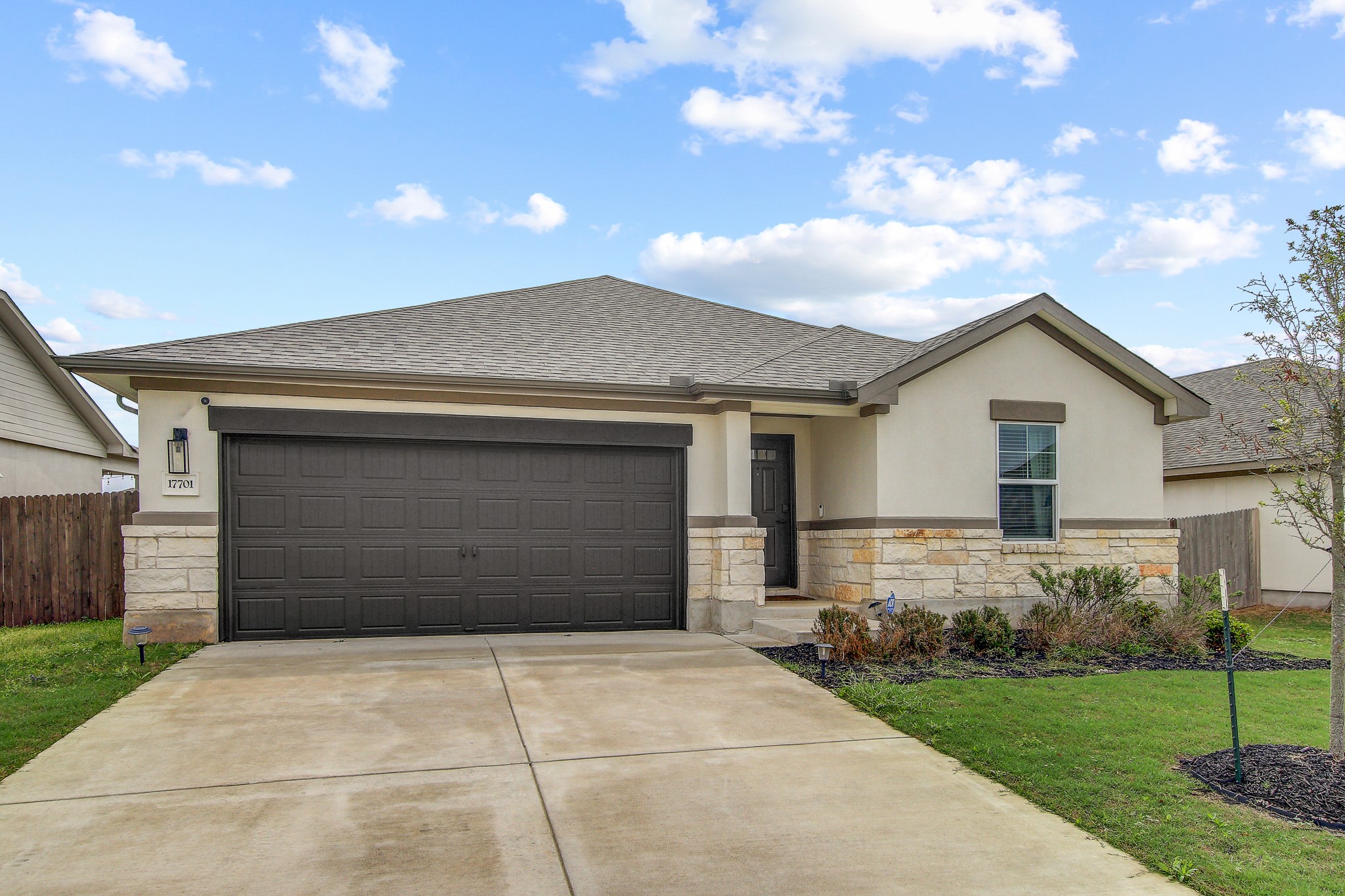 17701 Owl Tree Road Manor, TX 78653 - Photo 2 of 32