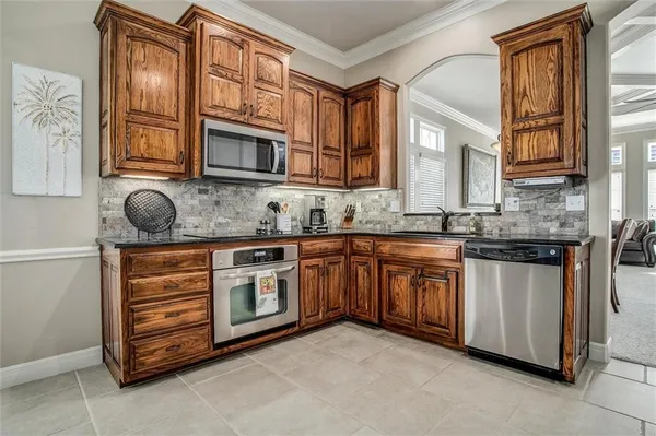 $495,000 | 405 Northwest Greenview Drive, Lee's Summit, MO 64064