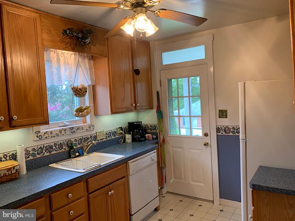 25 West Broad Street Reading, PA 19607 - Photo 13 of 27