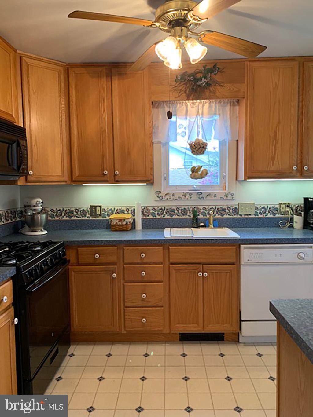 25 West Broad Street Reading, PA 19607 - Photo 14 of 27