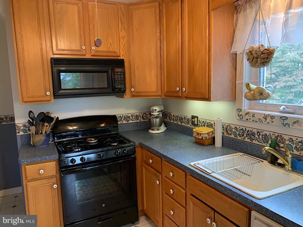 25 West Broad Street Reading, PA 19607 - Photo 15 of 27