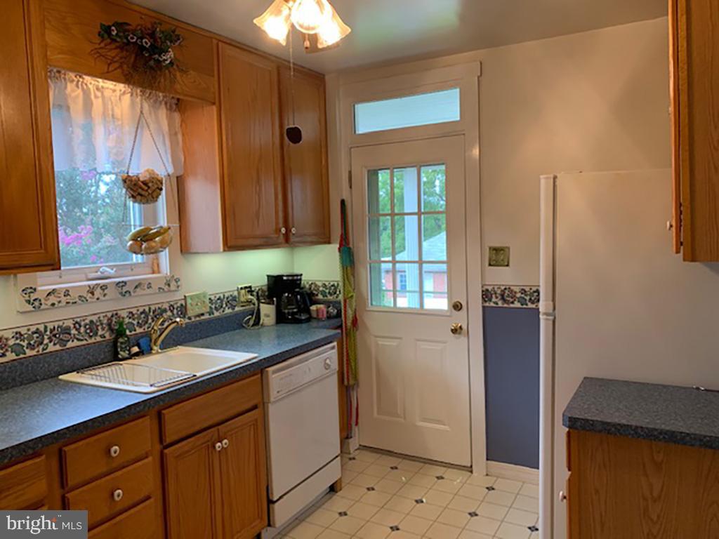 25 West Broad Street Reading, PA 19607 - Photo 16 of 27