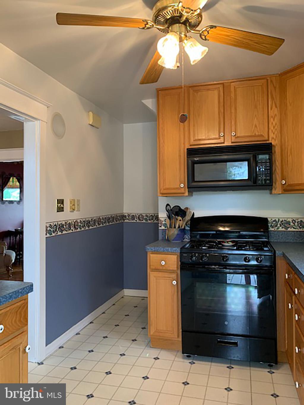 25 West Broad Street Reading, PA 19607 - Photo 17 of 27