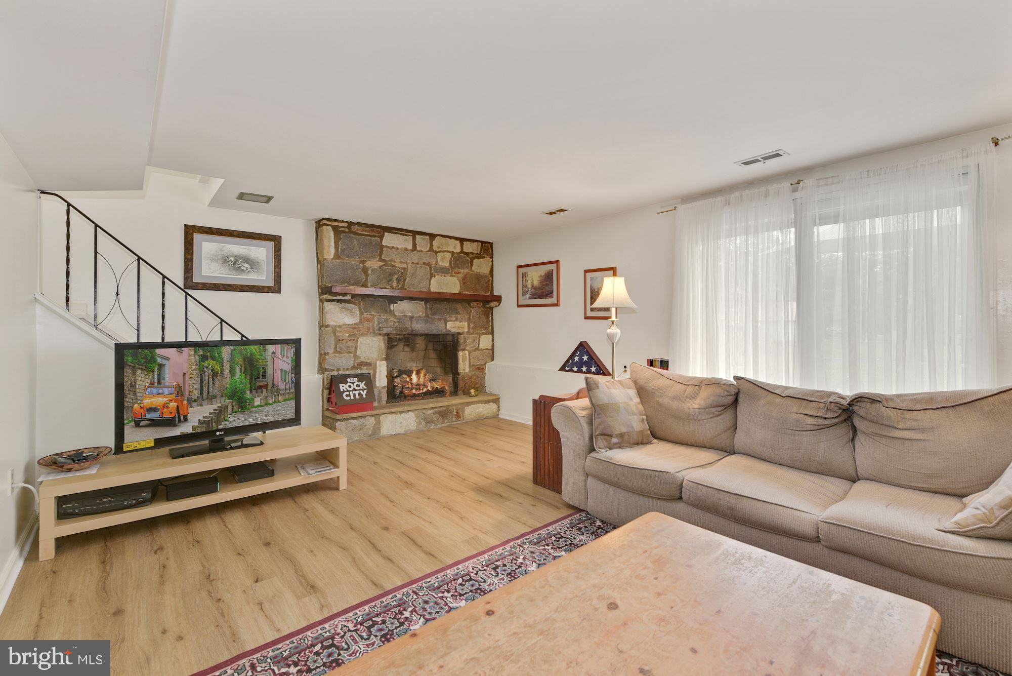 608 Parry Road Cinnaminson, NJ 08077 - Photo 14 of 26 Family Room w/ventless gas fireplace