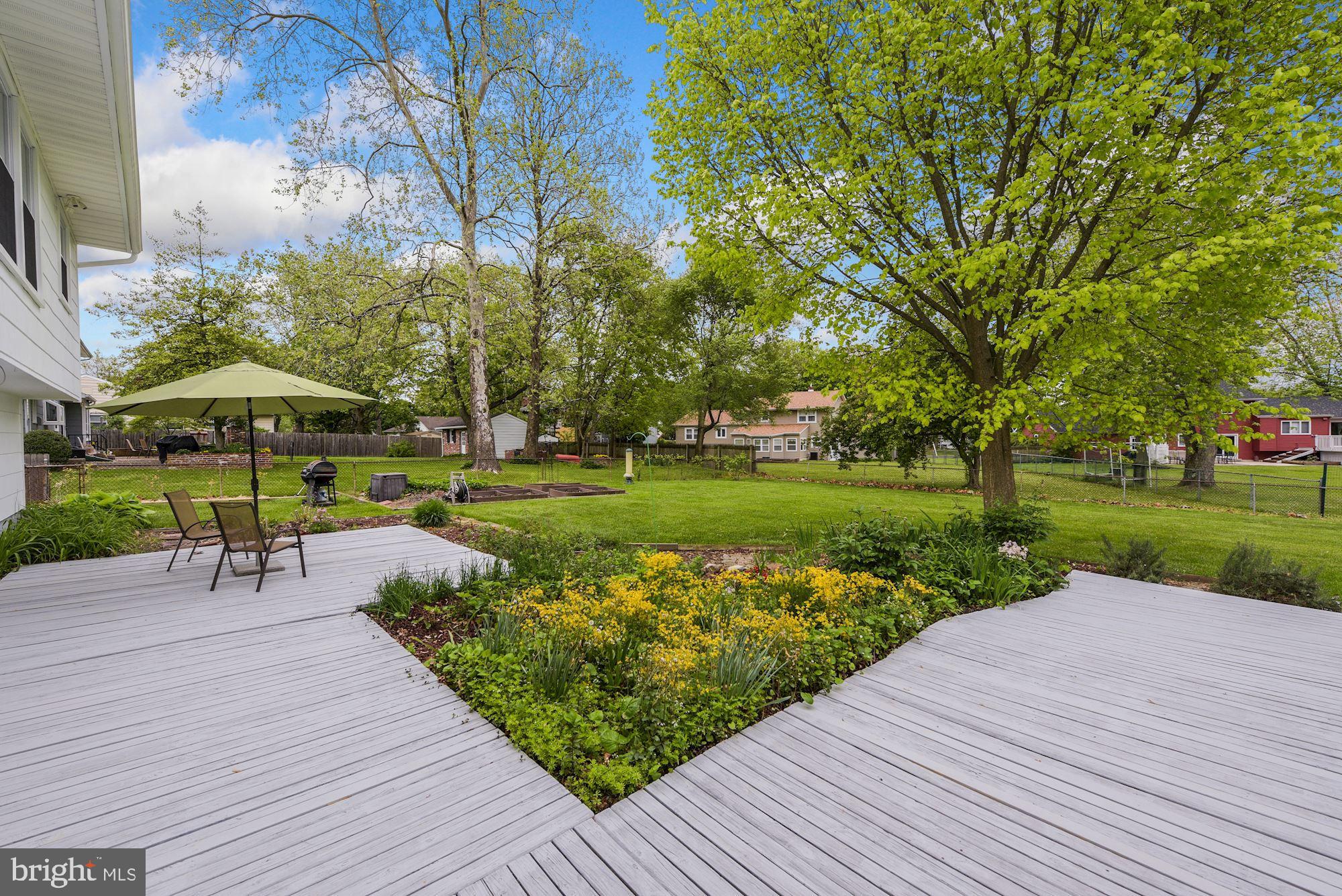 608 Parry Road Cinnaminson, NJ 08077 - Photo 22 of 26 Rear Deck