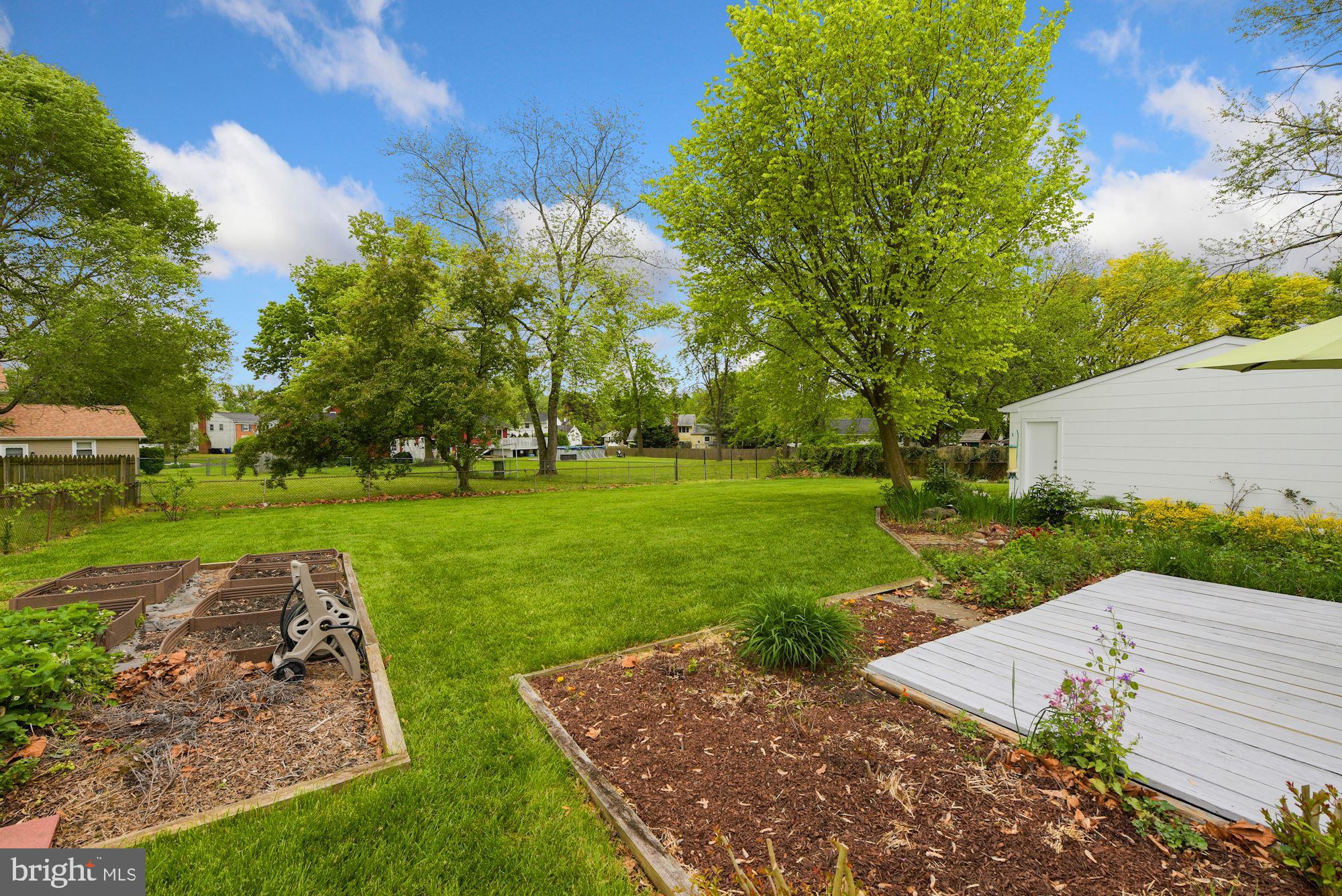 608 Parry Road Cinnaminson, NJ 08077 - Photo 23 of 26 Rear Garden
