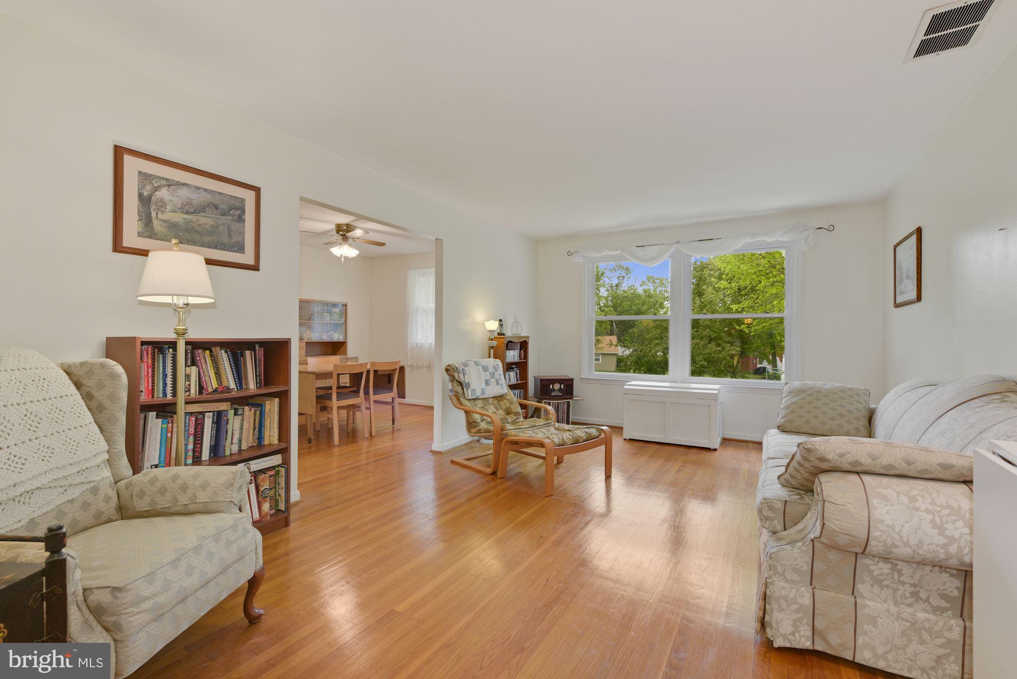 608 Parry Road Cinnaminson, NJ 08077 - Photo 4 of 26 Living Room w/hardwood floors