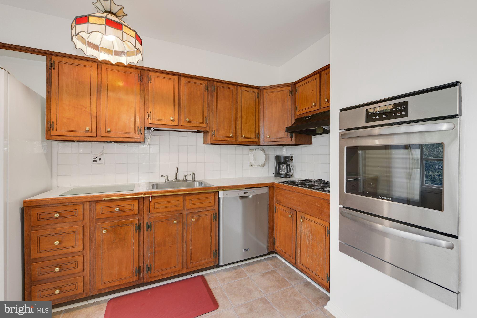608 Parry Road Cinnaminson, NJ 08077 - Photo 8 of 26 Kitchen