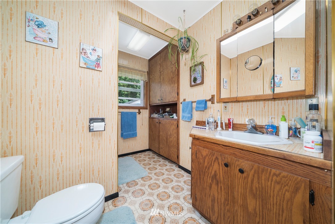 2246 Lincoln Creek Road Rochester, WA 98579 - Photo 7 of 12