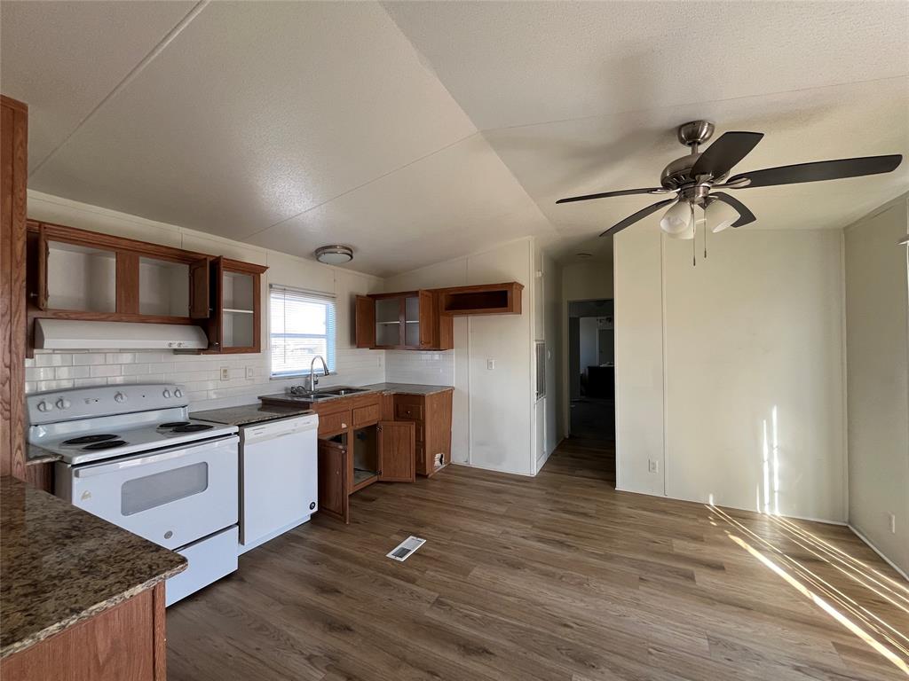 8514 County Road 623 Blue Ridge, TX 75424 - Photo 8 of 20