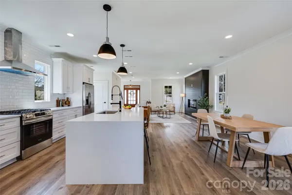$550,000 | 901 Edgemont Avenue, Belmont, NC 28012