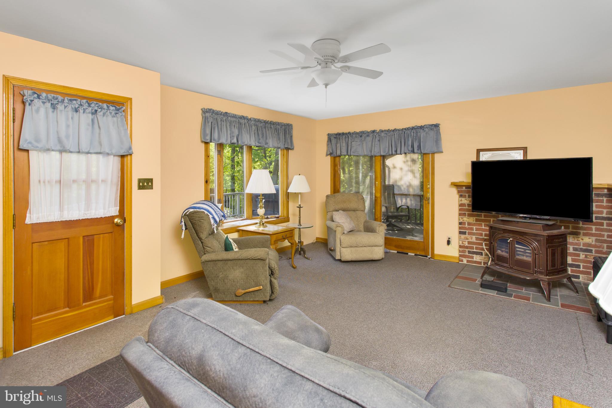 1025 Hedding Jacksonville Road Bordentown, NJ 08505 - Photo 10 of 32