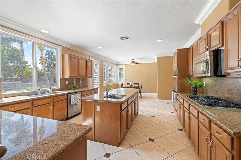 2394 Old Heritage Road Riverside, CA 92503 - Photo 15 of 52