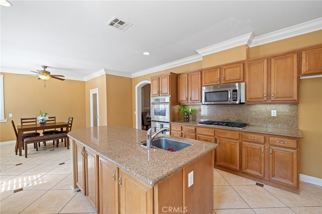 2394 Old Heritage Road Riverside, CA 92503 - Photo 16 of 52