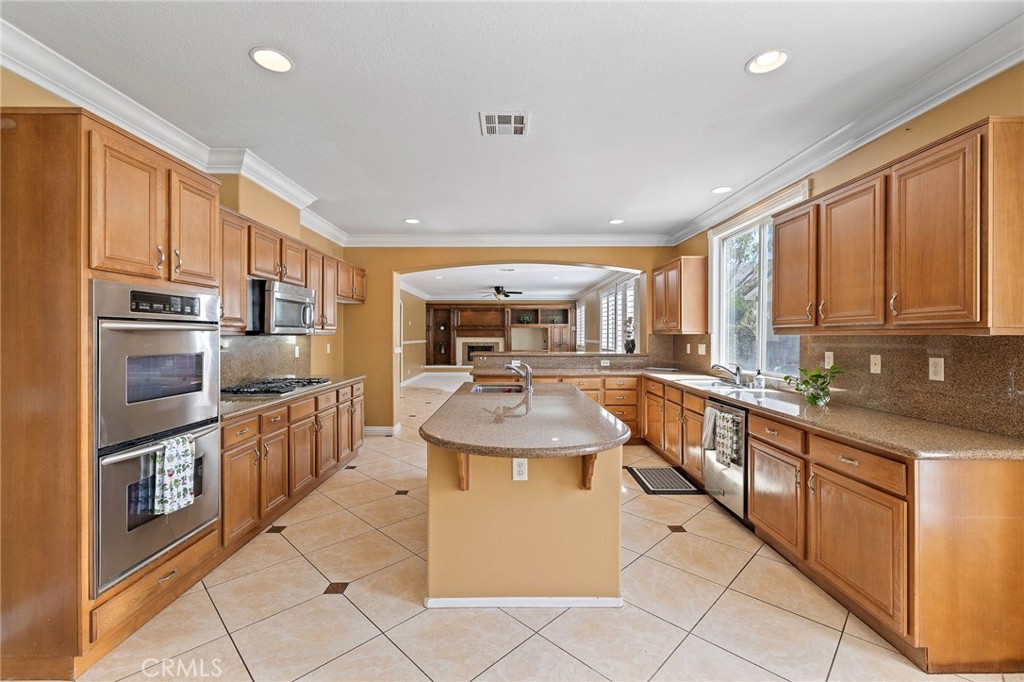 2394 Old Heritage Road Riverside, CA 92503 - Photo 17 of 52